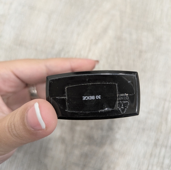 Chanel Perfection Lumiere Velvet Smooth Effect Makeup SPF 15 - Picture 3 of 5